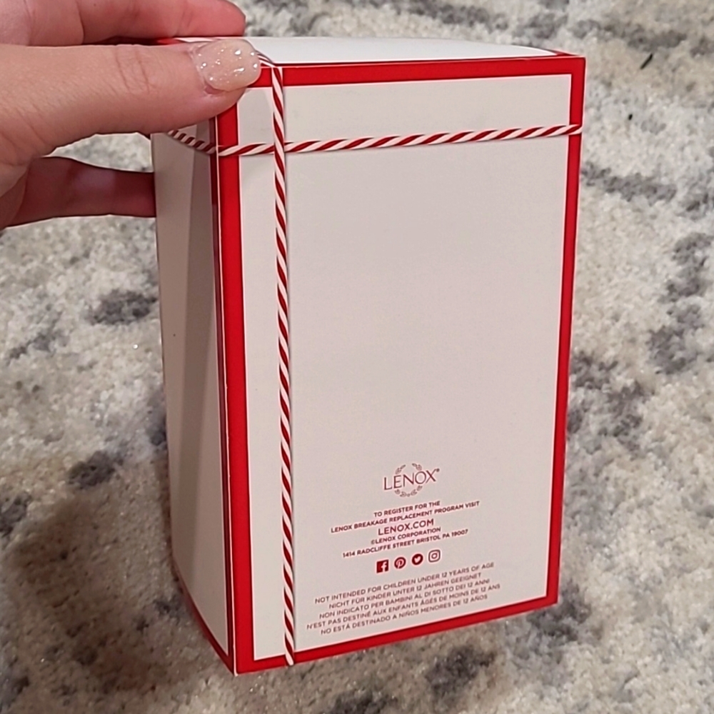 Winnie the Pooh Ornament - Picture 2 of 3